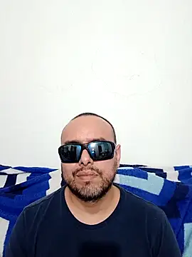 Snapshot of ElSunEagle chatting on 24, 5, 2026 ElSunEagle online show from 24, 5, 2026