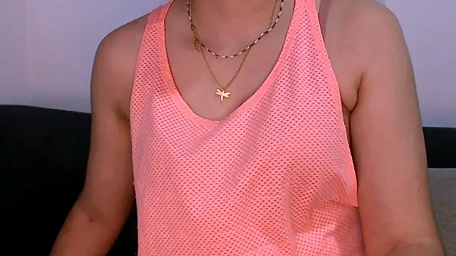 sofi-rojas1 online show from 4, 2, 2026