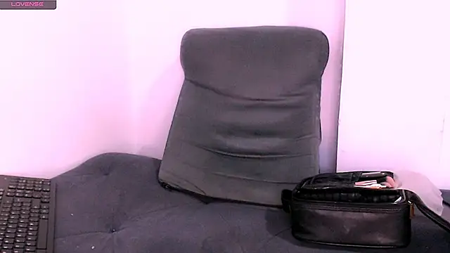 sofi-rojas1 online show from 28, 3, 2026