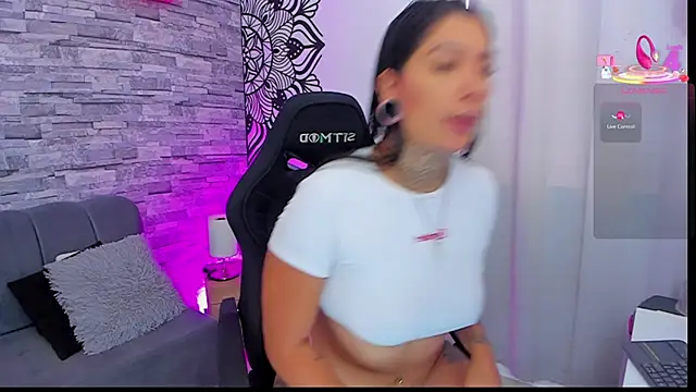 LouaneBourVip online show from 7, 10, 2025