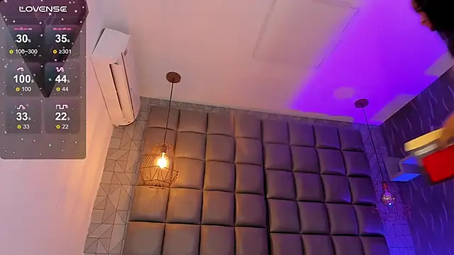 megan woll online show from 30, 1, 2025