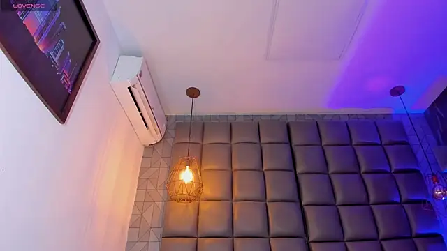 megan woll online show from 8, 3, 2025