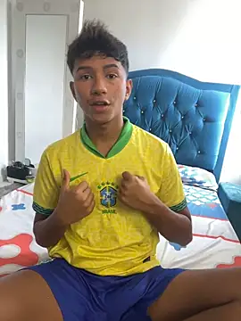 Leonarrrd 01 online show from 23, 9, 2025