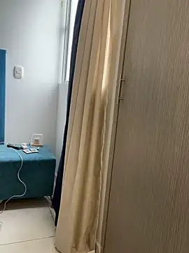 Leonarrrd 01 online show from 4, 10, 2025