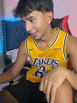 Leonarrrd 01 online show from 13, 12, 2025