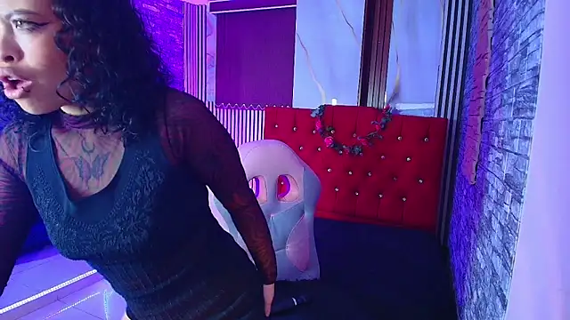 miahernadez303av online show from 6, 11, 2025