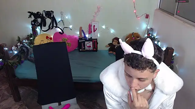 Snapshot of Antonella_Cruz02 chatting on 12, 2, 2025 Antonella Cruz02 online show from 12, 2, 2025