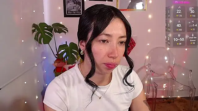 Snapshot of lilyy_evanss chatting on 6, 12, 2024 lilyy evanss online show from 6, 12, 2024