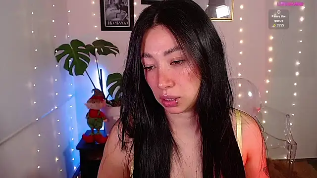 Snapshot of lilyy_evanss chatting on 12, 12, 2024 lilyy evanss online show from 12, 12, 2024