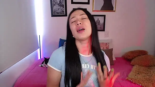 Snapshot of lilyy_evanss chatting on 8, 1, 2025 lilyy evanss online show from 8, 1, 2025