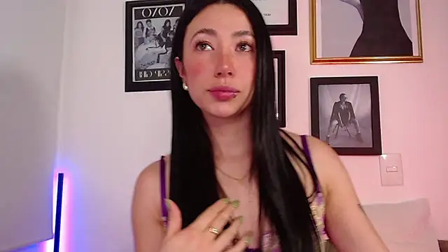 Snapshot of lilyy_evanss chatting on 9, 1, 2025 lilyy evanss online show from 9, 1, 2025