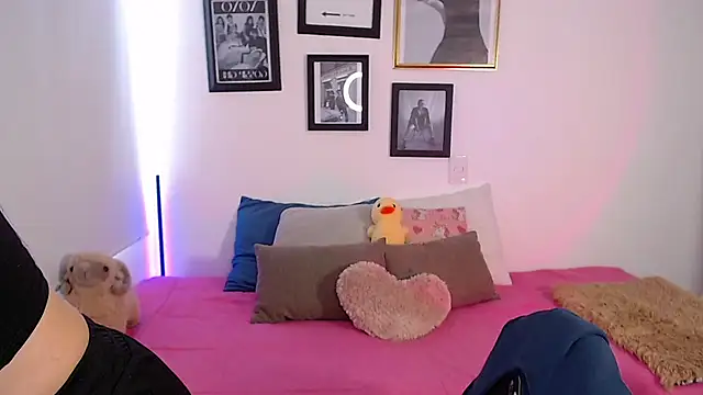 Snapshot of lilyy_evanss chatting on 9, 1, 2025 lilyy evanss online show from 9, 1, 2025