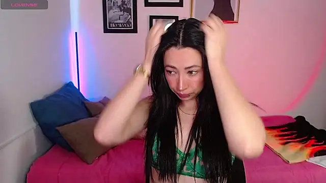 Snapshot of lilyy_evanss chatting on 21, 1, 2025 lilyy evanss online show from 21, 1, 2025