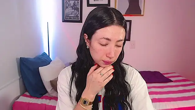 Snapshot of lilyy_evanss chatting on 18, 2, 2025 lilyy evanss online show from 18, 2, 2025