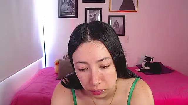 Snapshot of lilyy_evanss chatting on 26, 2, 2025 lilyy evanss online show from 26, 2, 2025