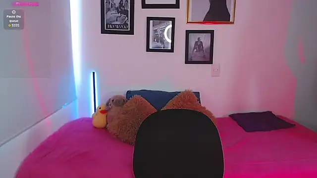 Snapshot of lilyy_evanss chatting on 4, 3, 2025 lilyy evanss online show from 4, 3, 2025