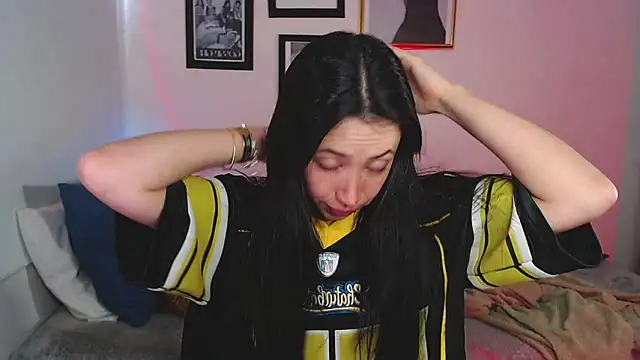 Snapshot of lilyy_evanss chatting on 15, 3, 2025 lilyy evanss online show from 15, 3, 2025