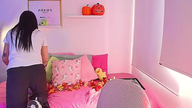 Snapshot of lilyy_evanss chatting on 1, 10, 2025 lilyy evanss online show from 1, 10, 2025