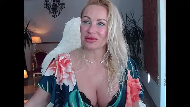 Snapshot of eyesangel22 chatting on 14, 1, 2025 eyesangel22 online show from 14, 1, 2025