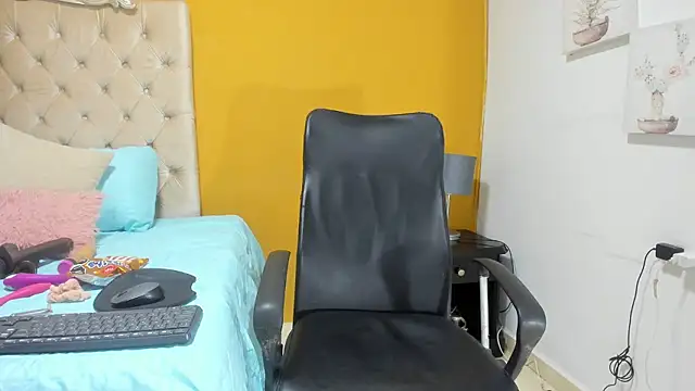 Snapshot of rousse_sexyandhot chatting on 9, 1, 2026 rousse sexyandhot online show from 9, 1, 2026