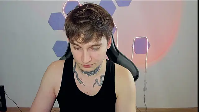 Snapshot of Chris_Tyson chatting on 4, 12, 2024 Chris Tyson online show from 4, 12, 2024