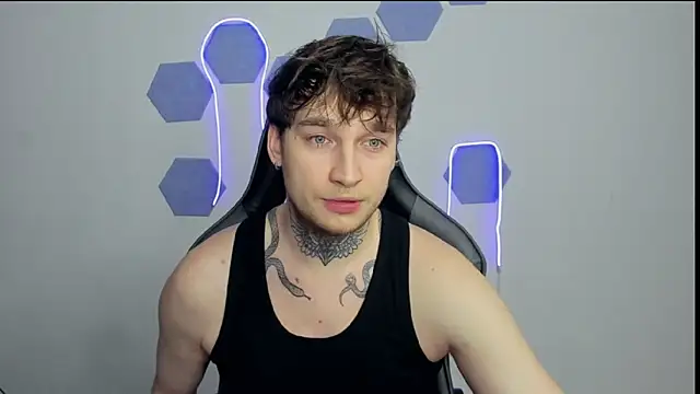 Snapshot of Chris_Tyson chatting on 18, 12, 2024 Chris Tyson online show from 18, 12, 2024