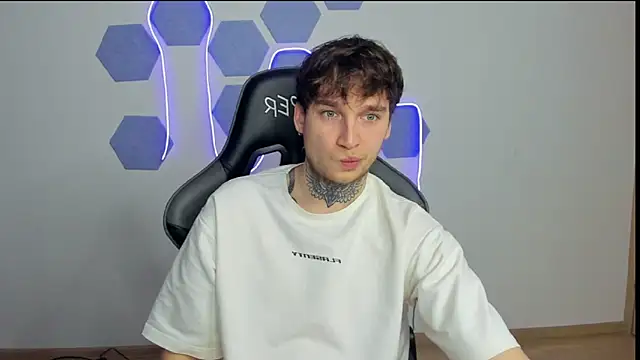 Snapshot of Chris_Tyson chatting on 19, 12, 2024 Chris Tyson online show from 19, 12, 2024