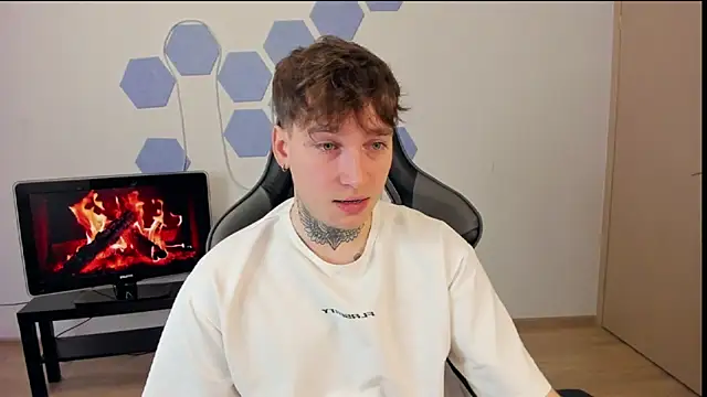 Snapshot of Chris_Tyson chatting on 4, 1, 2025 Chris Tyson online show from 4, 1, 2025