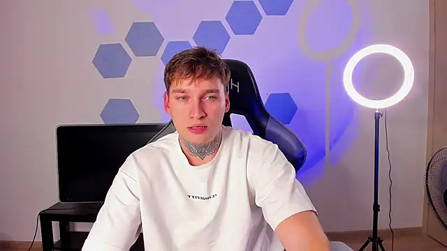 Snapshot of Chris_Tyson chatting on 11, 9, 2025 Chris Tyson online show from 11, 9, 2025