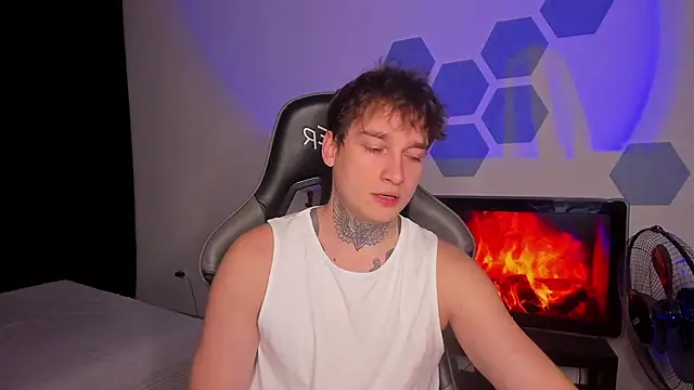 Snapshot of Chris_Tyson chatting on 16, 10, 2025 Chris Tyson online show from 16, 10, 2025