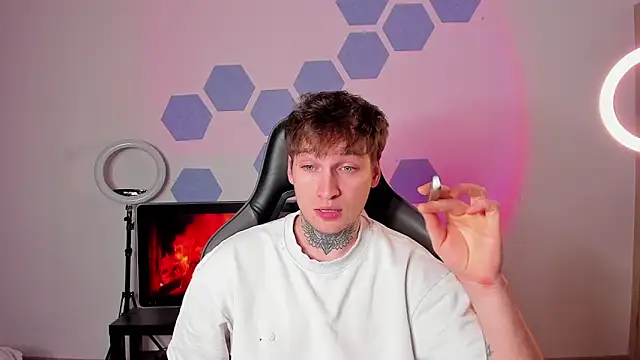 Snapshot of Chris_Tyson chatting on 18, 10, 2025 Chris Tyson online show from 18, 10, 2025