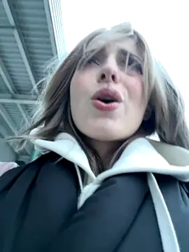 LoraaDoll online show from 27, 10, 2025