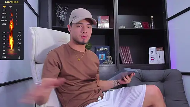 EdwardRoss  online show from 6, 2, 2025