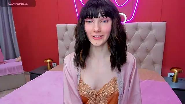 Lili flowerr online show from 18, 1, 2025