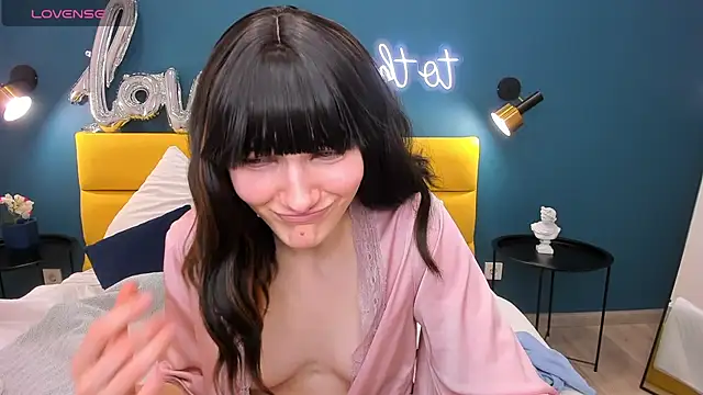 Lili flowerr online show from 26, 2, 2025