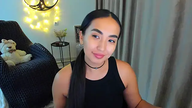 Snapshot of worldofkim chatting on 1, 2, 2026 worldofkim online show from 1, 2, 2026