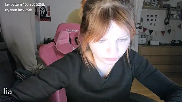 Snapshot of lil_lia chatting on 19, 4, 2026 lil lia online show from 19, 4, 2026