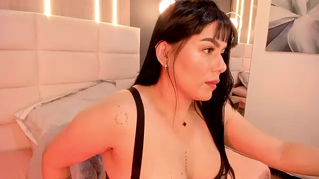 Snapshot of Miah_gomez_ chatting on 11, 1, 2025 Miah gomez online show from 11, 1, 2025