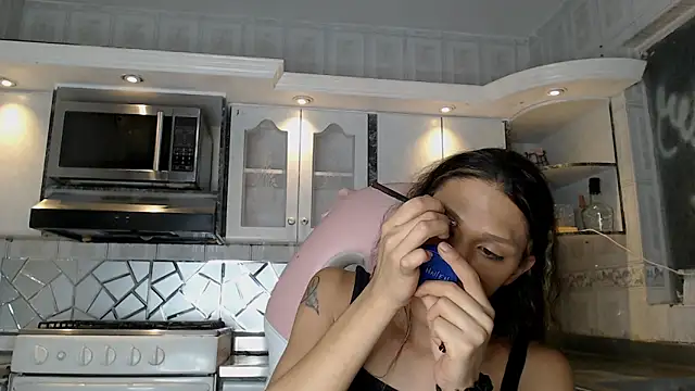 Snapshot of cristinaa_oz chatting on 18, 2, 2026 cristinaa oz online show from 18, 2, 2026