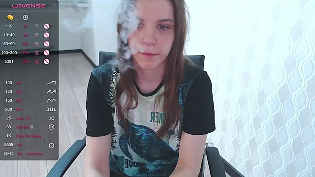 Snapshot of LisaHeart chatting on 11, 12, 2024 LisaHeart online show from 11, 12, 2024
