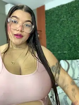 Snapshot of Michellesexxy chatting on 15, 3, 2025 Michellesexxy online show from 15, 3, 2025