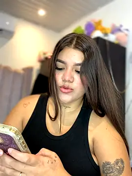 Snapshot of Michellesexxy chatting on 31, 10, 2025 Michellesexxy online show from 31, 10, 2025