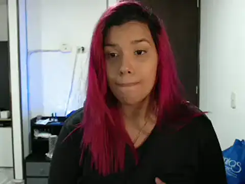 Snapshot of CarolinaRincon chatting on 14, 2, 2025 CarolinaRincon online show from 14, 2, 2025