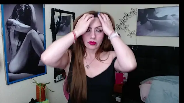 AnthonelaBella online show from 16, 4, 2026