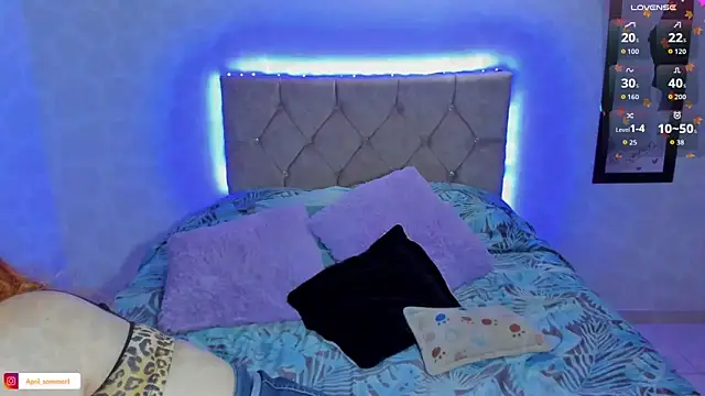 Snapshot of April_sommer1 chatting on 10, 10, 2025 April sommer1 online show from 10, 10, 2025