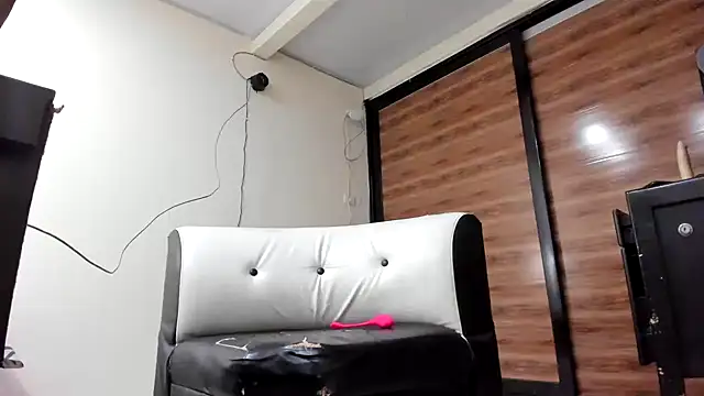 AlejoKhalifa  online show from 30, 1, 2025