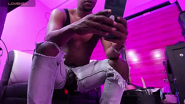 AlejoKhalifa  online show from 13, 2, 2025