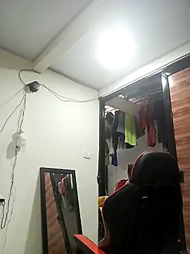 AlejoKhalifa  online show from 4, 10, 2025