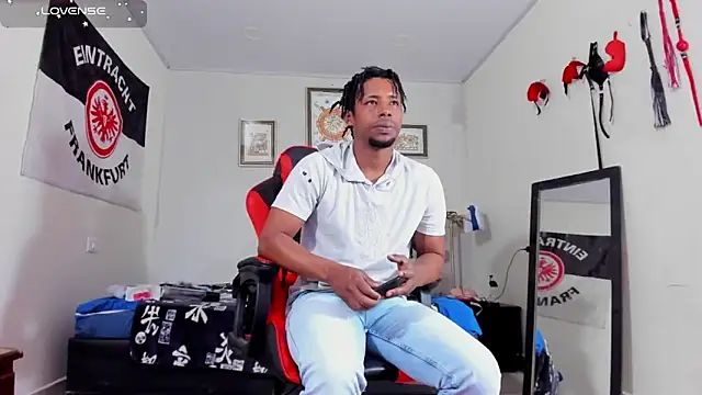 AlejoKhalifa  online show from 22, 11, 2025