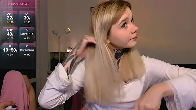 Britney Lynch online show from 10, 4, 2026